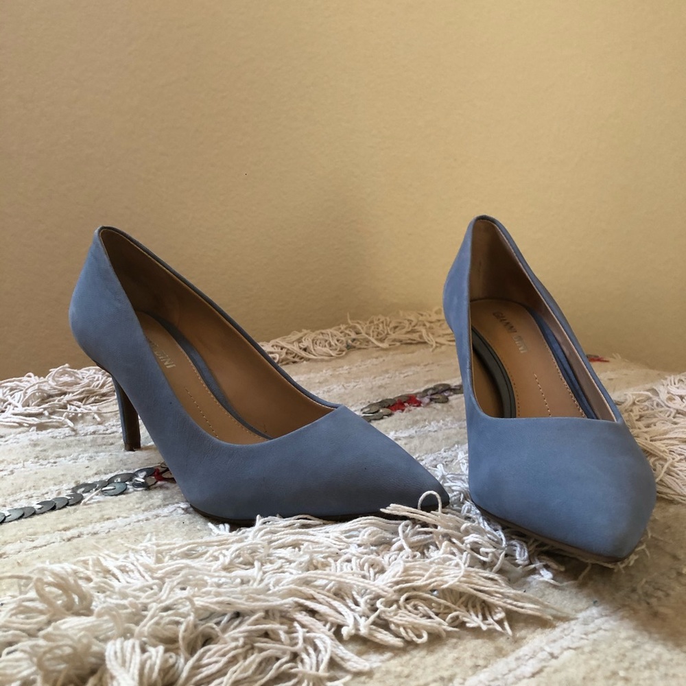 Gianni Bini periwinkle high heels